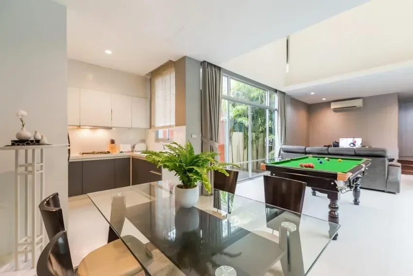 Red 2 นาคาวลี