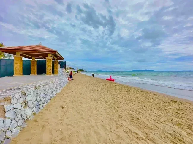 Magnolia Beach Pool Villa Pattaya
