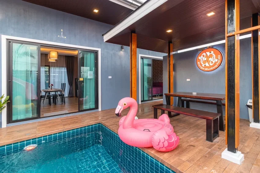 บ้านหมุนเงินหมุนทองพูลวิลล่า